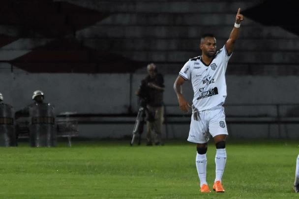 Santa Cruz enfrenta o Treze-PB na estreia de ambos os times na Série C do Campeonato Brasileiro. A partida acontece no estádio do Arruda.