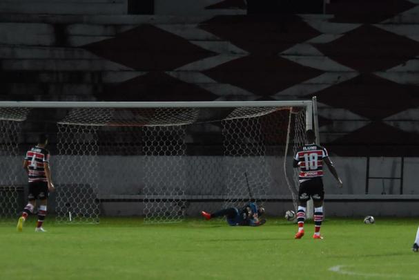 Santa Cruz enfrenta o Treze-PB na estreia de ambos os times na Série C do Campeonato Brasileiro. A partida acontece no estádio do Arruda.
