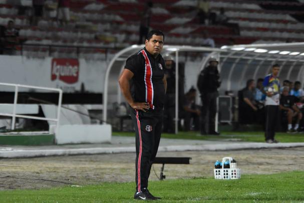 Santa Cruz enfrenta o Treze-PB na estreia de ambos os times na Série C do Campeonato Brasileiro. A partida acontece no estádio do Arruda.