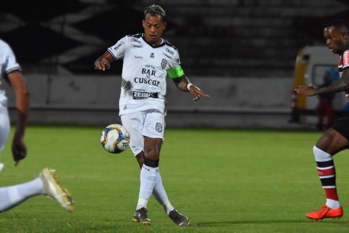 Santa Cruz enfrenta o Treze-PB na estreia de ambos os times na Srie C do Campeonato Brasileiro. A partida acontece no estdio do Arruda.