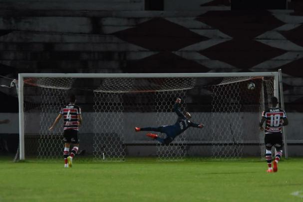 Santa Cruz enfrenta o Treze-PB na estreia de ambos os times na Série C do Campeonato Brasileiro. A partida acontece no estádio do Arruda.