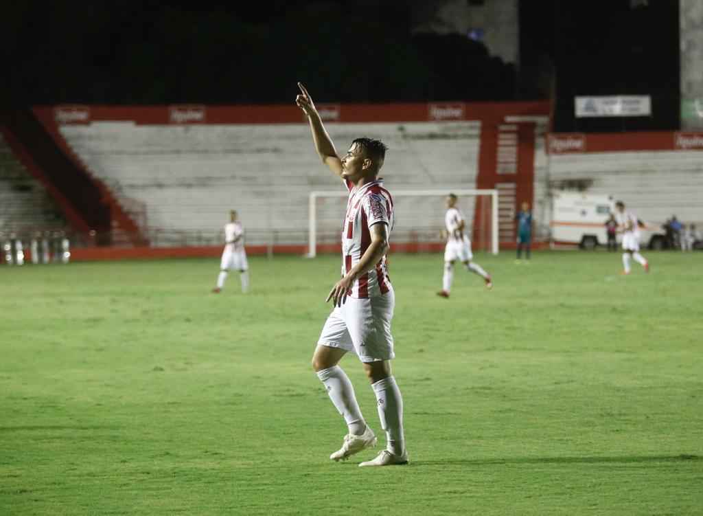 Nutico venceu o Imperatriz-MA aps duas partidas sem vencer, jogando longe de casa, com dois gols de Wallace Pernambucano