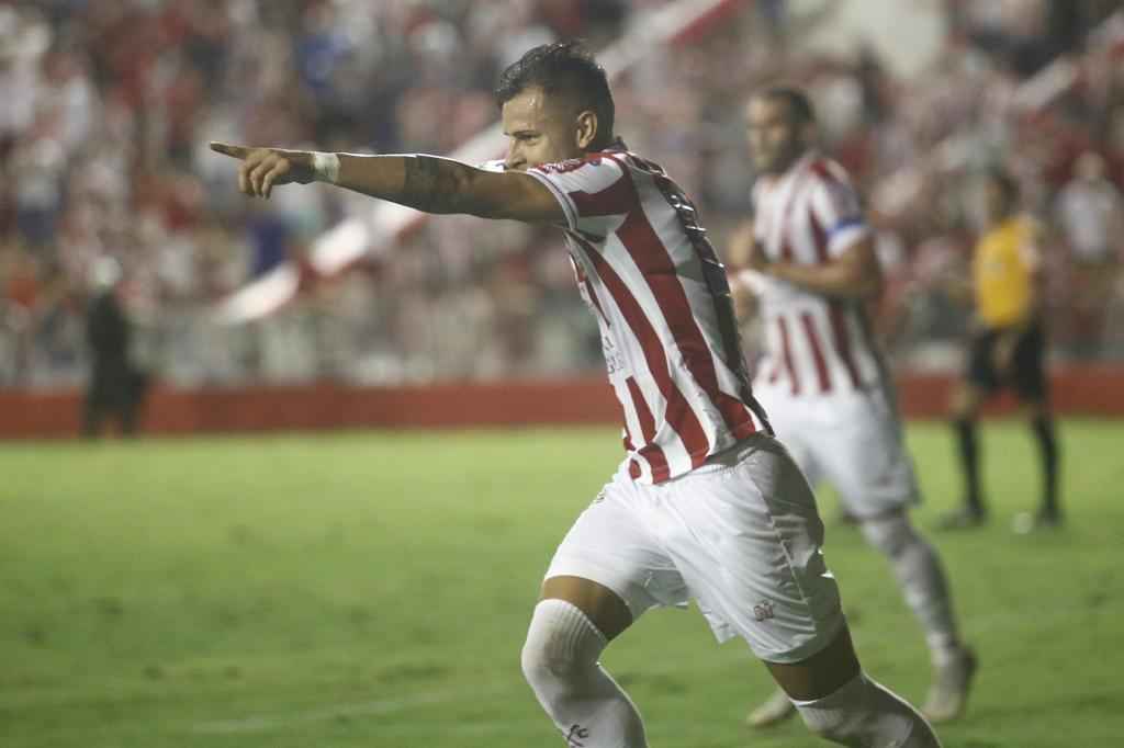 Nutico venceu o Imperatriz-MA aps duas partidas sem vencer, jogando longe de casa, com dois gols de Wallace Pernambucano