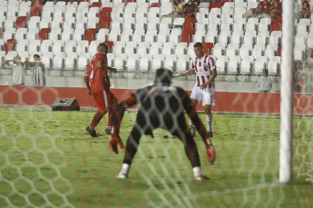 Nutico venceu o Imperatriz-MA aps duas partidas sem vencer, jogando longe de casa, com dois gols de Wallace Pernambucano