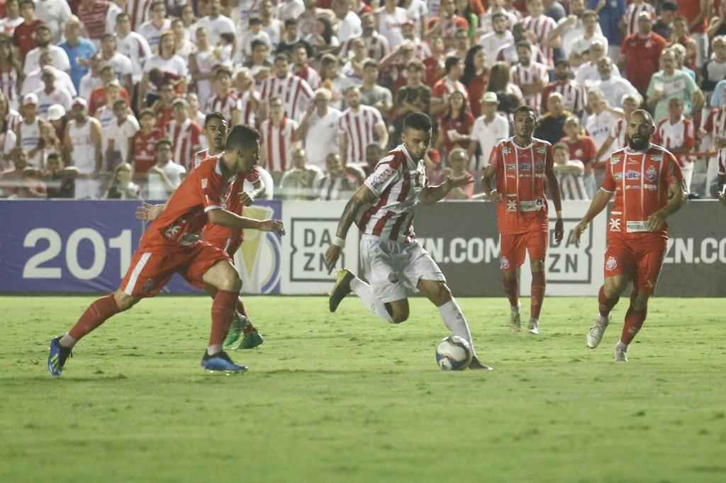 Nutico venceu o Imperatriz-MA aps duas partidas sem vencer, jogando longe de casa, com dois gols de Wallace Pernambucano