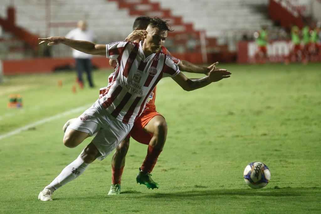 Nutico venceu o Imperatriz-MA aps duas partidas sem vencer, jogando longe de casa, com dois gols de Wallace Pernambucano