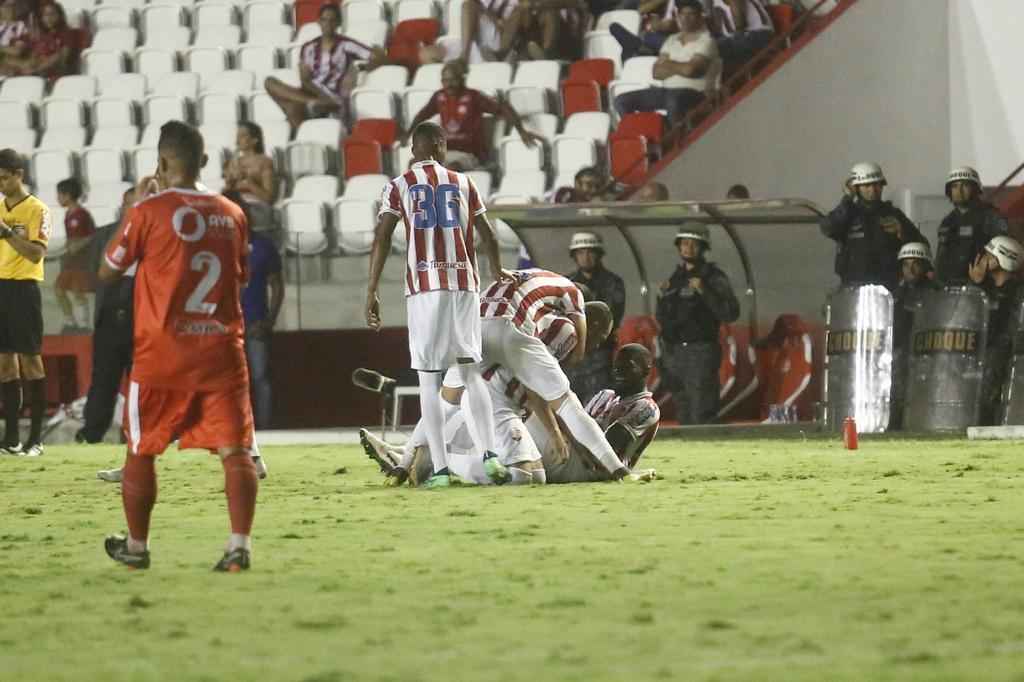 Nutico venceu o Imperatriz-MA aps duas partidas sem vencer, jogando longe de casa, com dois gols de Wallace Pernambucano