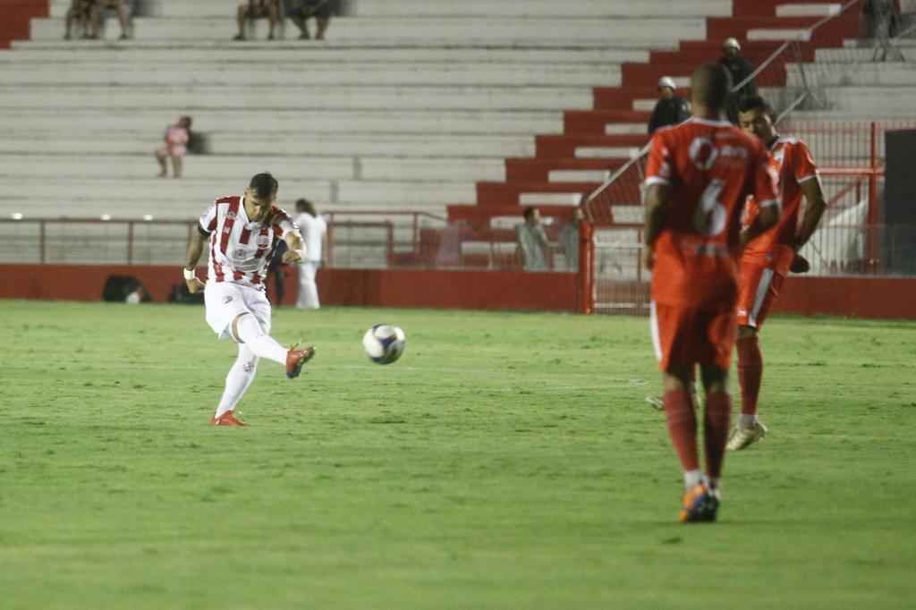 Nutico venceu o Imperatriz-MA aps duas partidas sem vencer, jogando longe de casa, com dois gols de Wallace Pernambucano