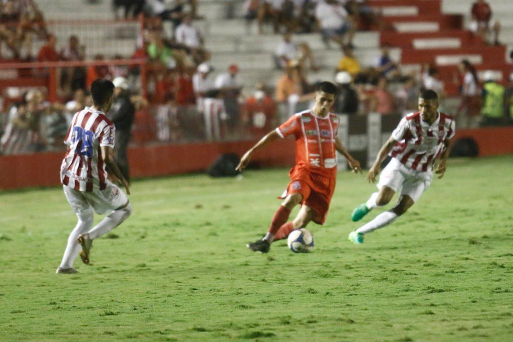 Nutico venceu o Imperatriz-MA aps duas partidas sem vencer, jogando longe de casa, com dois gols de Wallace Pernambucano