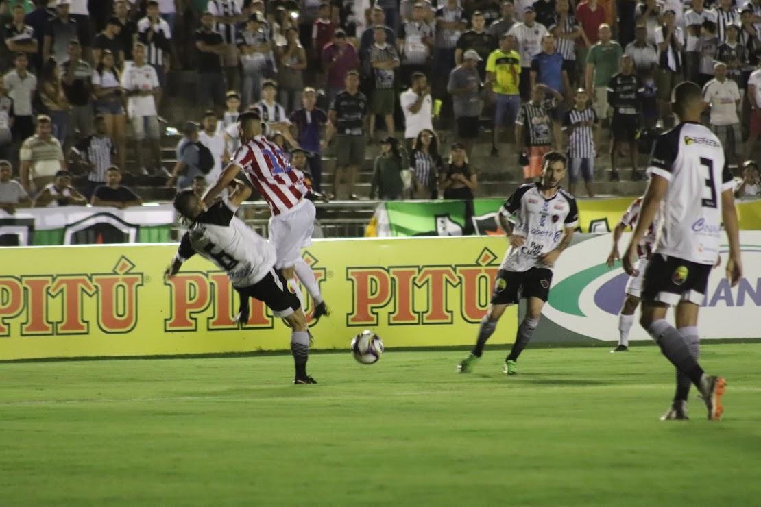 Botafogo-PB e Nutico se enfrentam por vaga na final da Copa do Nordeste, no estdio Almeido, em Joo Pessoa