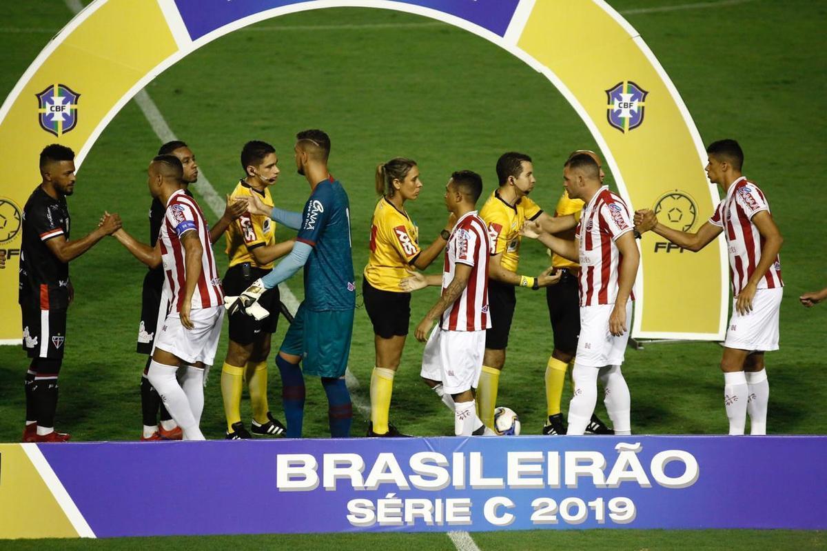 Na nica oportunidade - das poucas criadas - que teve, o Ferrovirio conseguiu furar a defesa do Nutico e sair na vantagem para casa