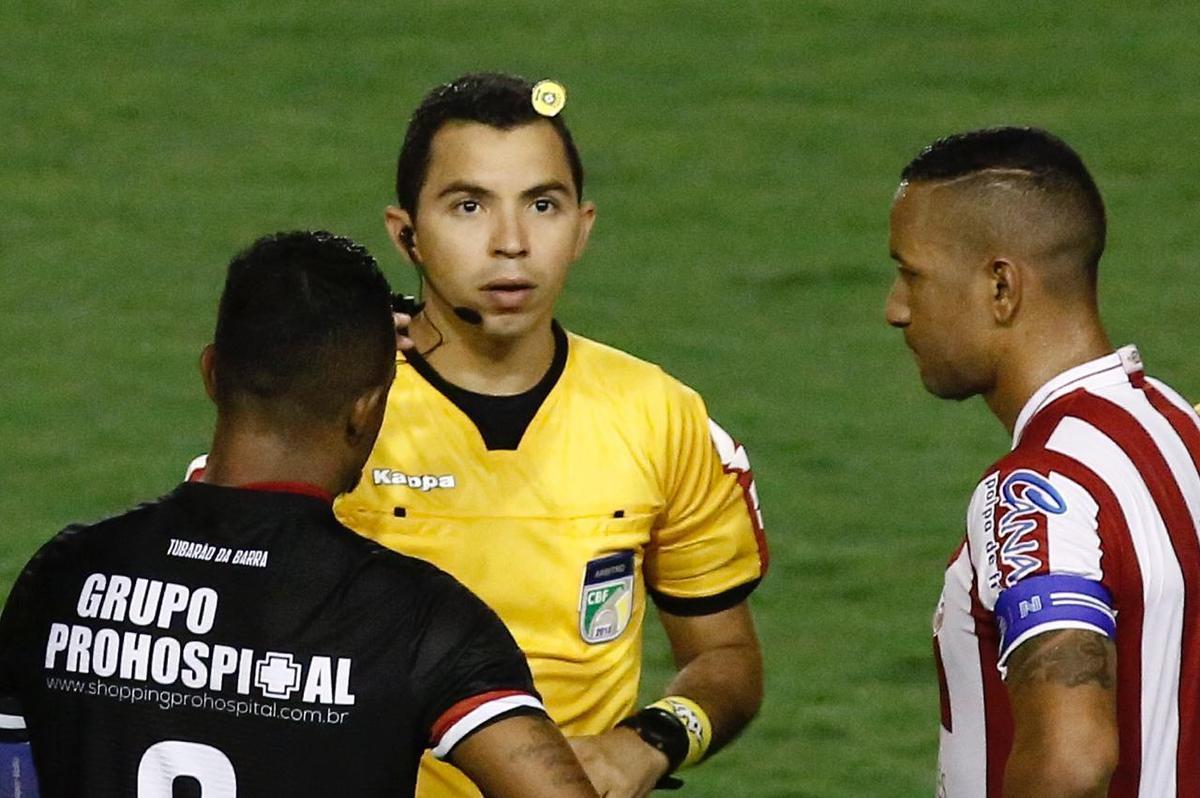 Na nica oportunidade - das poucas criadas - que teve, o Ferrovirio conseguiu furar a defesa do Nutico e sair na vantagem para casa