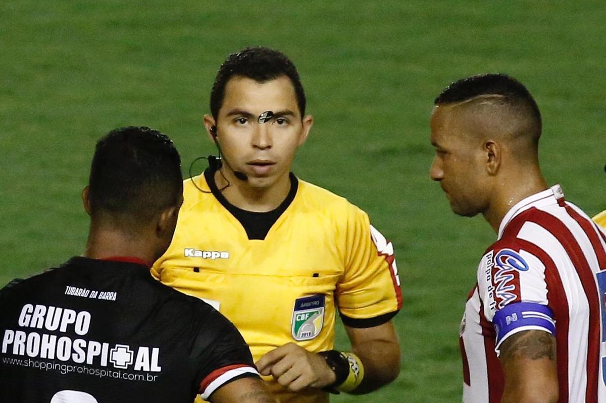 Na nica oportunidade - das poucas criadas - que teve, o Ferrovirio conseguiu furar a defesa do Nutico e sair na vantagem para casa