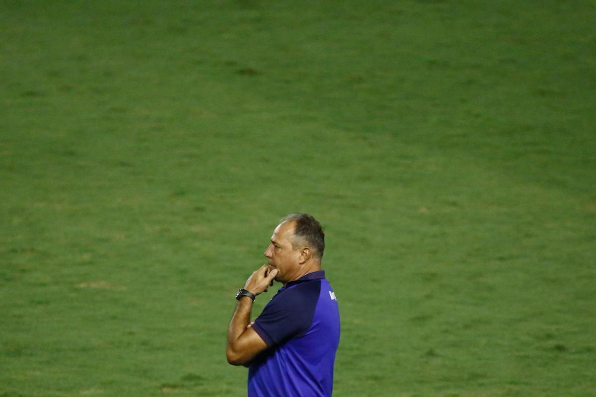 Na nica oportunidade - das poucas criadas - que teve, o Ferrovirio conseguiu furar a defesa do Nutico e sair na vantagem para casa