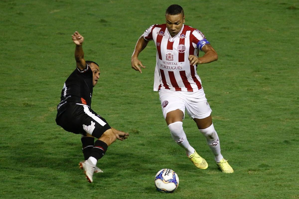 Na nica oportunidade - das poucas criadas - que teve, o Ferrovirio conseguiu furar a defesa do Nutico e sair na vantagem para casa