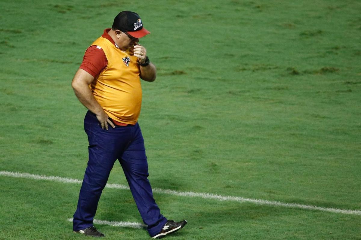 Na nica oportunidade - das poucas criadas - que teve, o Ferrovirio conseguiu furar a defesa do Nutico e sair na vantagem para casa