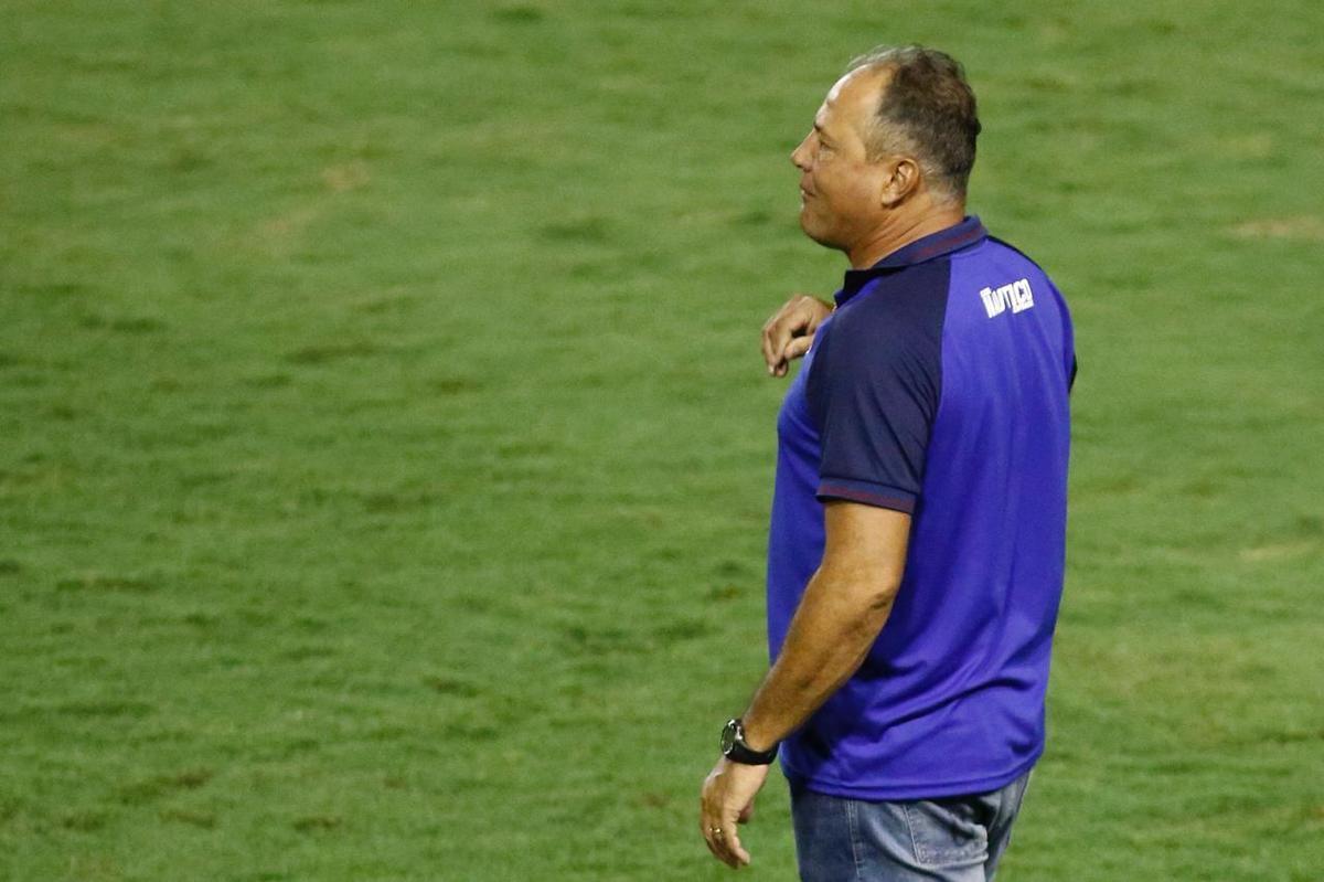 Na nica oportunidade - das poucas criadas - que teve, o Ferrovirio conseguiu furar a defesa do Nutico e sair na vantagem para casa