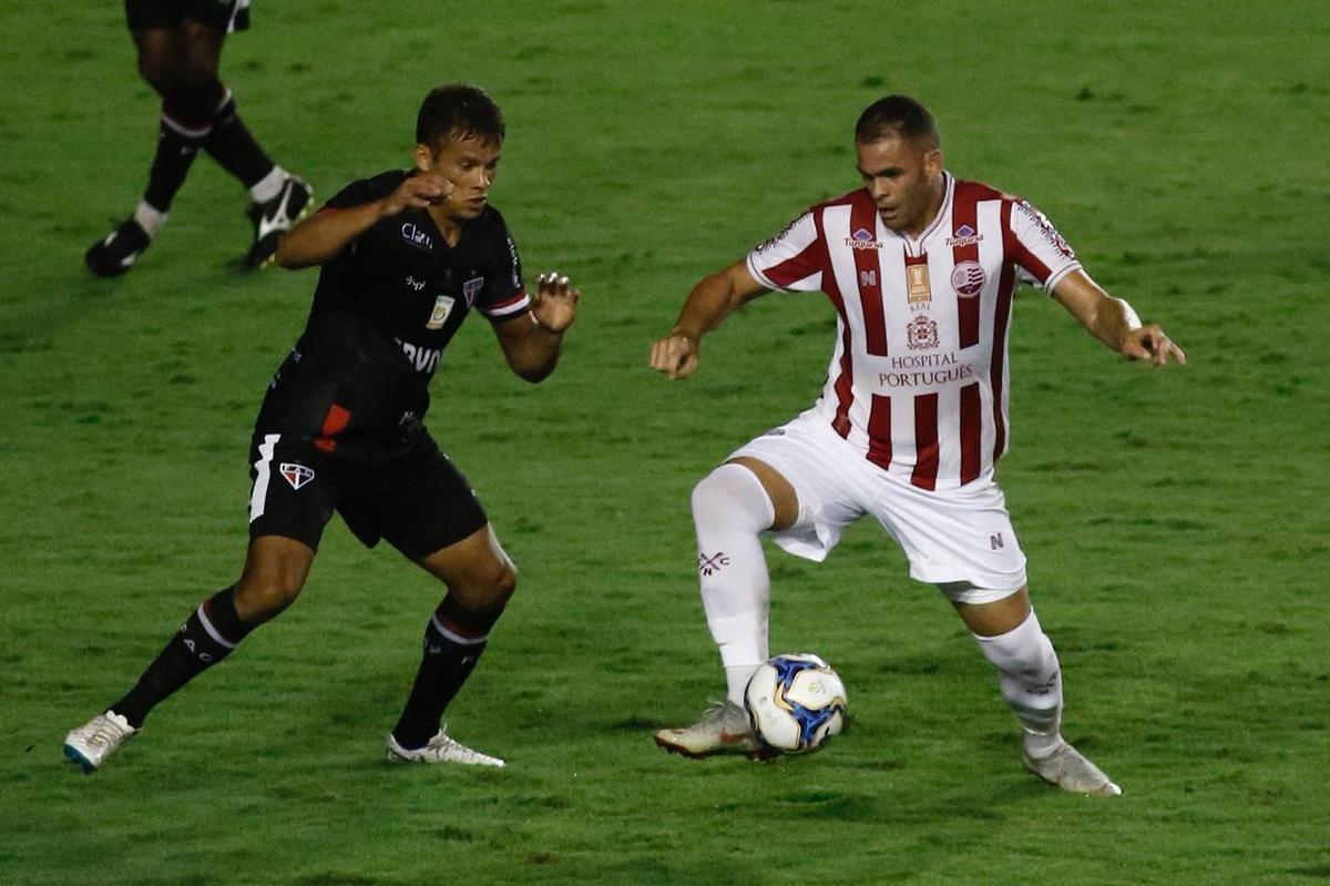 Na nica oportunidade - das poucas criadas - que teve, o Ferrovirio conseguiu furar a defesa do Nutico e sair na vantagem para casa