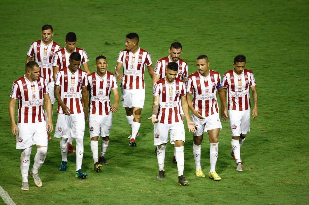 Na nica oportunidade - das poucas criadas - que teve, o Ferrovirio conseguiu furar a defesa do Nutico e sair na vantagem para casa