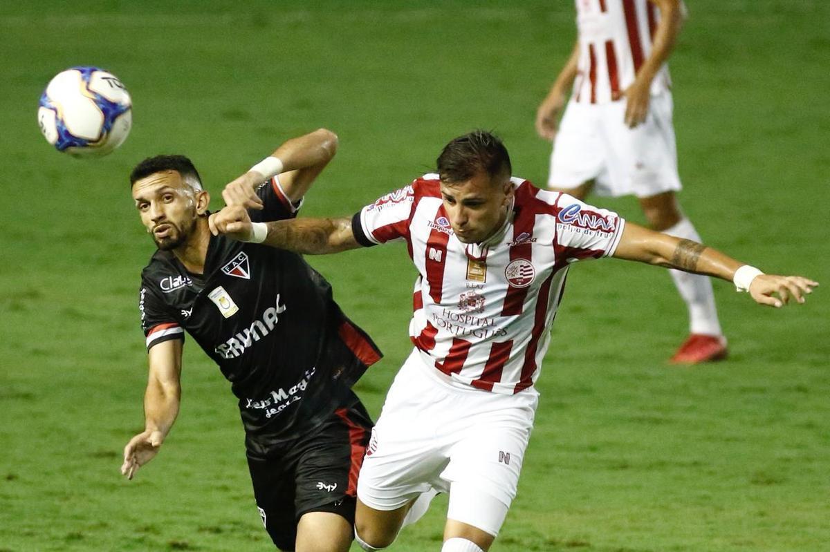 Na nica oportunidade - das poucas criadas - que teve, o Ferrovirio conseguiu furar a defesa do Nutico e sair na vantagem para casa