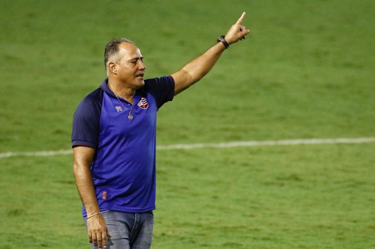 Na nica oportunidade - das poucas criadas - que teve, o Ferrovirio conseguiu furar a defesa do Nutico e sair na vantagem para casa