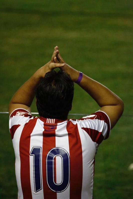 Na nica oportunidade - das poucas criadas - que teve, o Ferrovirio conseguiu furar a defesa do Nutico e sair na vantagem para casa