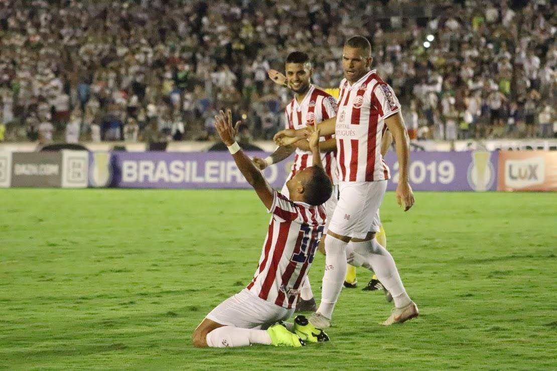 O Nutico visitou o Treze em Campina Grande, em partida vlida pela 4 rodada do Campeonato Brasileiro da Srie C