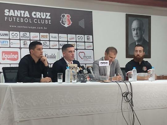 Treinador chega para sua segunda passagem no time coral e tem como missão levar o time a Série B