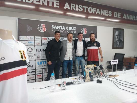 Treinador chega para sua segunda passagem no time coral e tem como missão levar o time a Série B