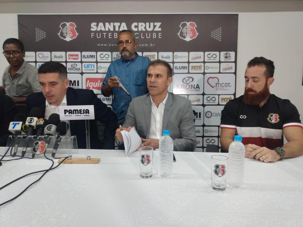 Treinador chega para sua segunda passagem no time coral e tem como misso levar o time a Srie B