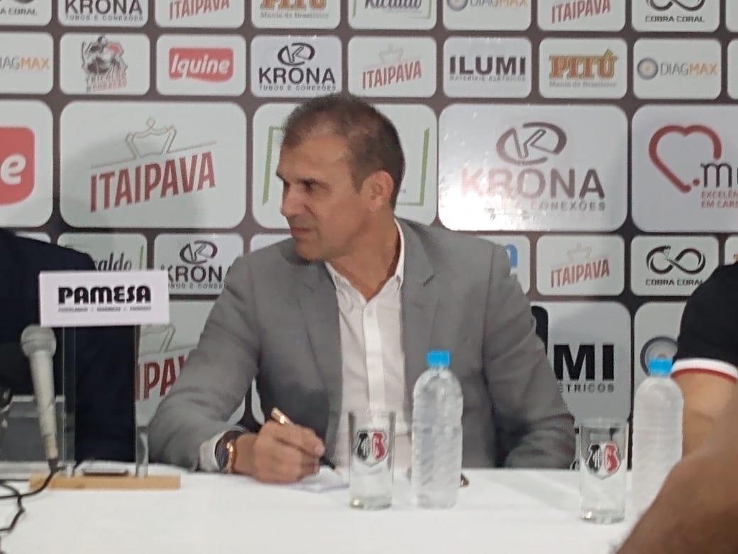 Treinador chega para sua segunda passagem no time coral e tem como misso levar o time a Srie B