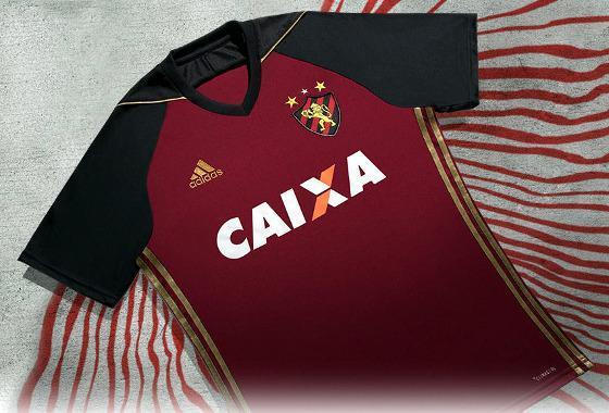 O terceiro padrão do Sport para 2017 foi apresentado no site da Adidas antes do previsto. A camisa é vermelha, com mangas pretas e detalhes em dourado. Esse foi o último uniforme apresentado pela empresa alemã, que será substituída em 2018.