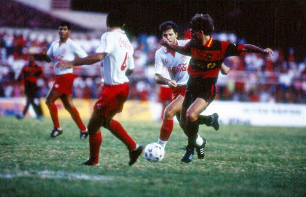 Camisa do Sport fornecida pela Finta em 1993.