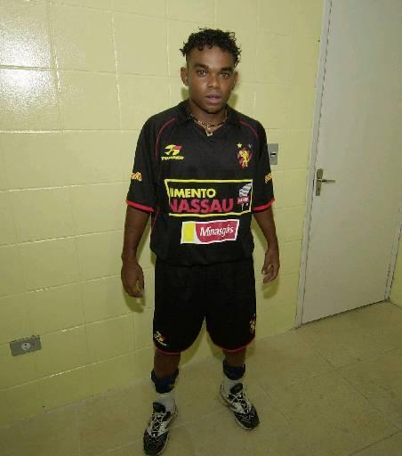 Na despedida do Sport, a Topper ainda lanou um padro preto durante o Campeonato Brasileiro da Srie A de 2007. 