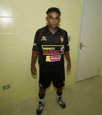 Na despedida do Sport, a Topper ainda lançou um padrão preto durante o Campeonato Brasileiro da Série A de 2007.