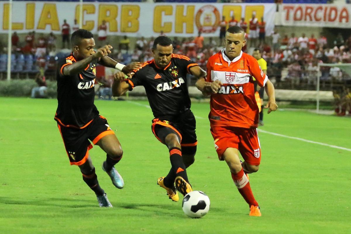 Jogo entre Sport e CRB pela Copa do Nordeste de 2015. Na foto, o uniforme preto criado pela Adidas