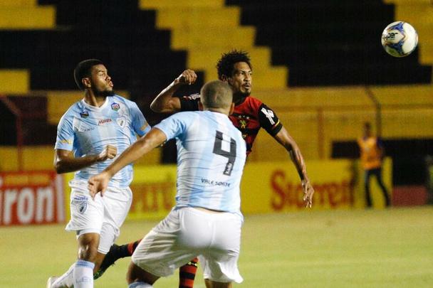 Sport e Londrina se enfrentaram na Ilha do Retiro pela 5ª rodada da Série B do Campeonato Brasileiro