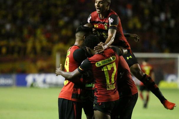 Sport e Londrina se enfrentaram na Ilha do Retiro pela 5ª rodada da Série B do Campeonato Brasileiro