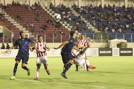 Veja imagens o duelo entre Confiana e Nutico