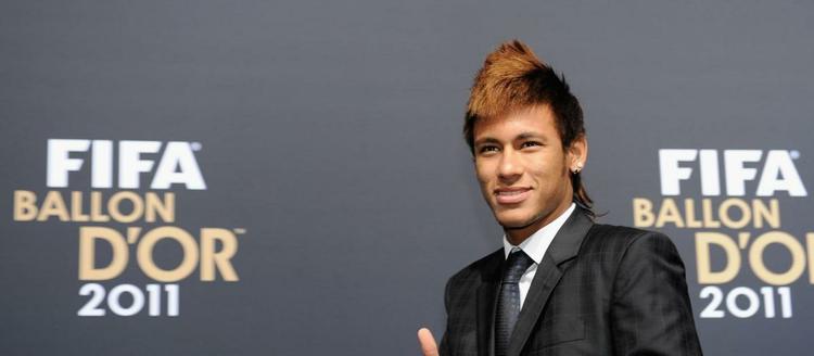 Em 9 de janeiro de 2012, Neymar conquistou o prêmio Puskas da FIFA, de gol mais bonito do ano. A pintura que marcou contra o Flamengo em 27 de julho de 2011 recebeu o maior número de votos dos internautas.