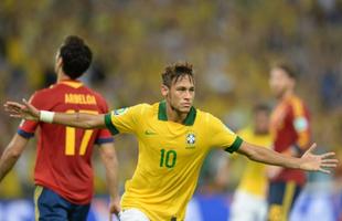 Em 2013, o Brasil conquistou o tetra da Copa das Confederaes, no Maracan. Na final contra a Espanha, a seleo venceu por 3 a 0. Camisa 10, Neymar marcou um dos gols da partida.