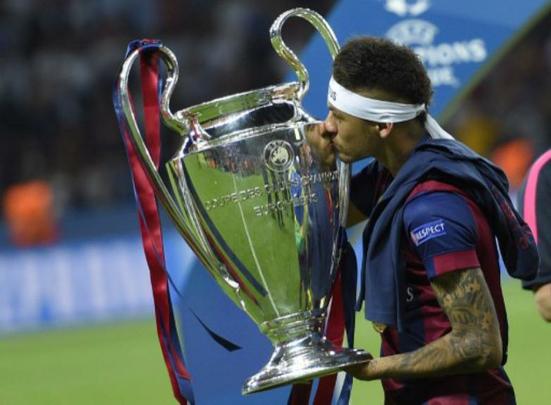 Pelo Barcelona, Neymar conquista a primeira Liga dos Campeões da sua carreira., em junho de 2015. O Barça venceu a Juventus por 3 a 1. Neymar marcou um dos gols da partida e foi o artilheiro da competição.