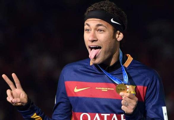 No mesmo ano, Neymar conquista o Mundial de Clubes da FIFA com o Barcelona. Na final, o Barça venceu o River Plate por 3 a 0.