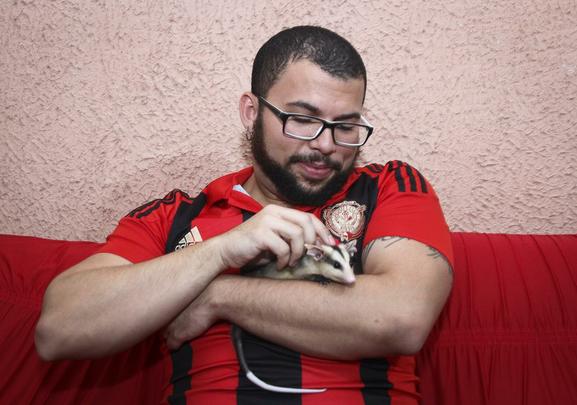 Diego Pereira, de 26 anos, optou pelo animal por gostar da espcie, independentemente de ser o mascote do maior rival 