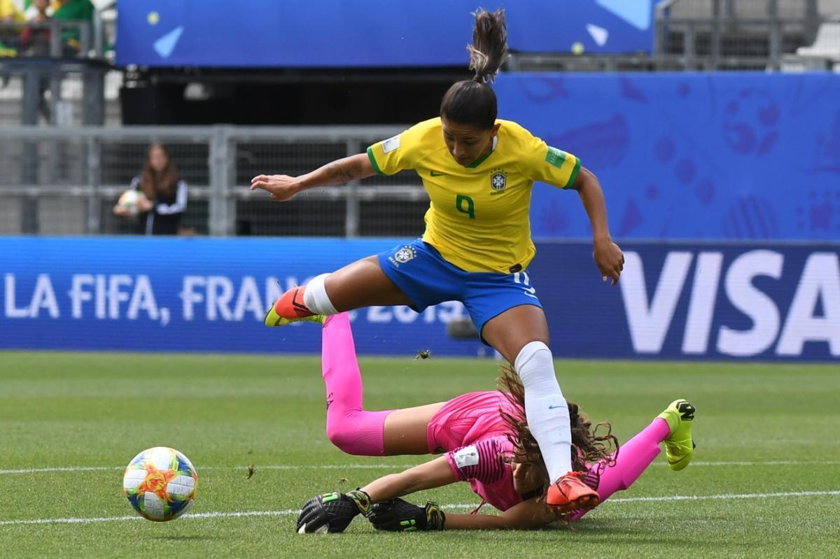 Seleo brasileira venceu a Jamaica por 3 a 0 em Grenoble, na Frana.