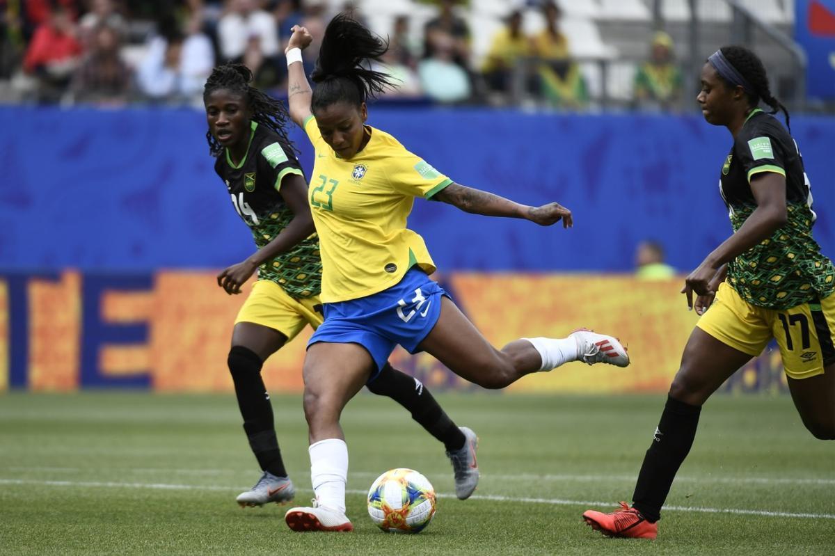 Seleo brasileira venceu a Jamaica por 3 a 0 em Grenoble, na Frana.