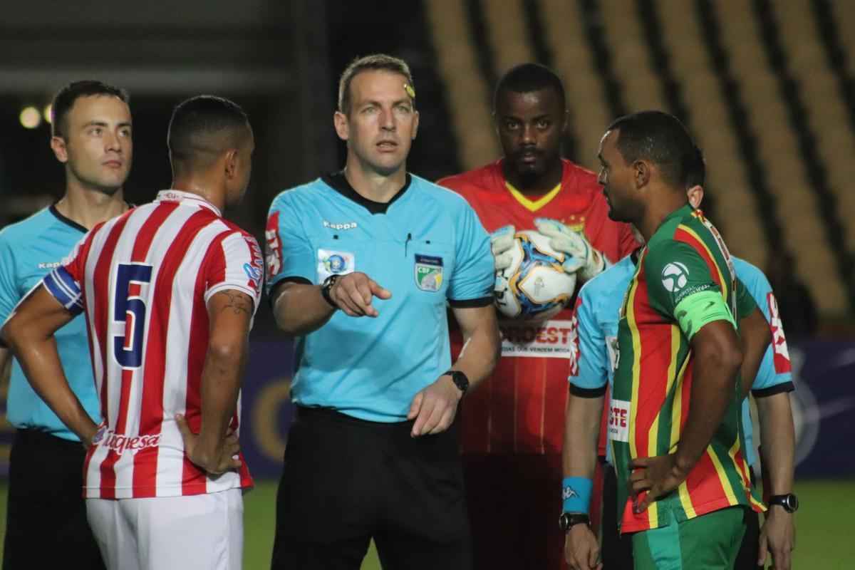 Com o triunfo, Alvirrubro retornou ao G4 do grupo A da Srie c, com 11 pontos conquistados 