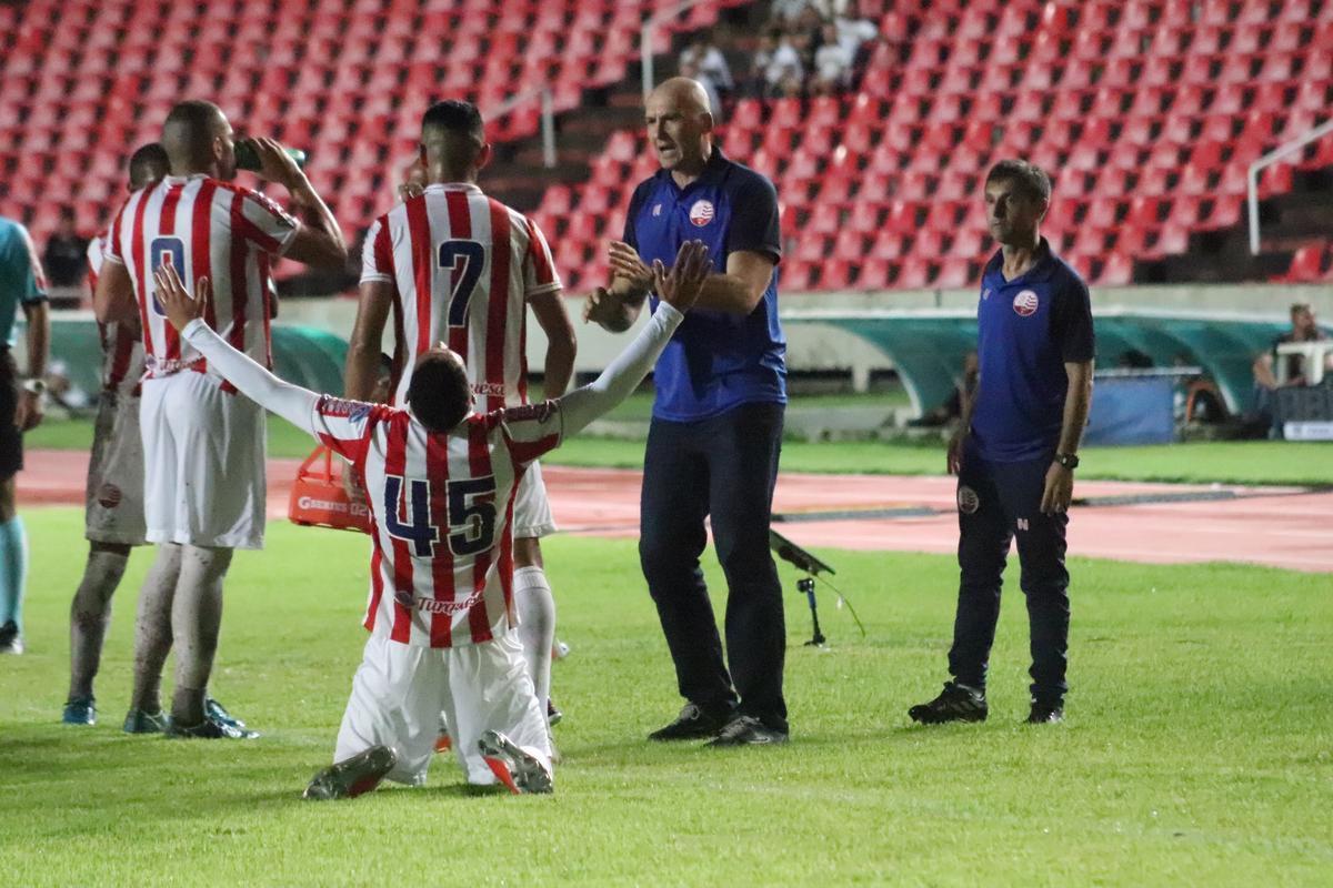 Com o triunfo, Alvirrubro retornou ao G4 do grupo A da Srie c, com 11 pontos conquistados 