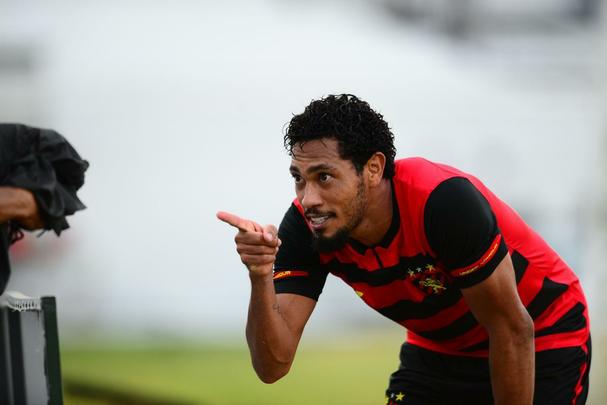 Contra o Central, tambm pelo Estadual, mais um gol do Brocador. E teve recado para a televiso