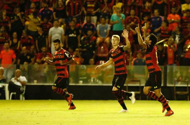 Na estreia da Srie B, no poderia faltar gol de Brocador